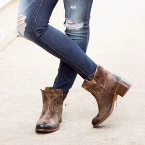 Diba True Bootie 9 Ankle boots Heel Leather Distressed Adjustable Tan Antique